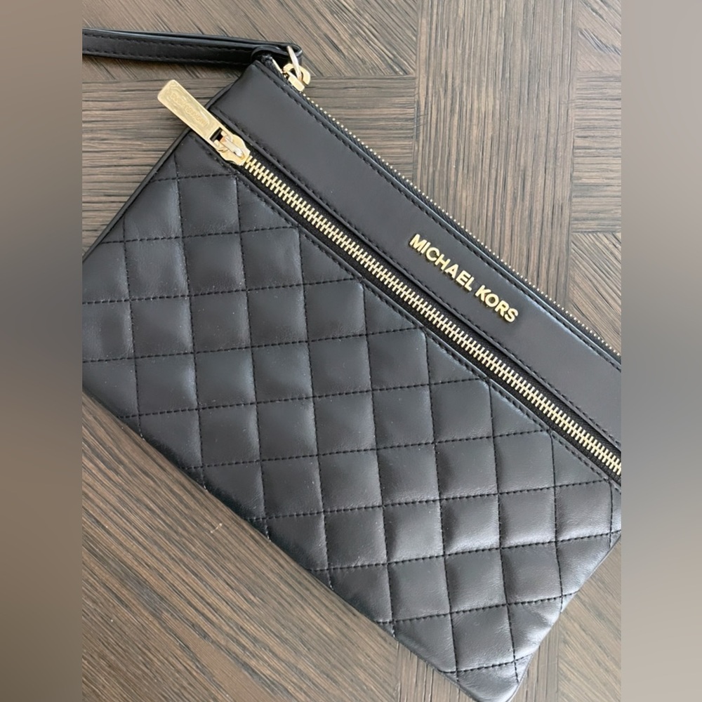 Michael Kors Wristlet